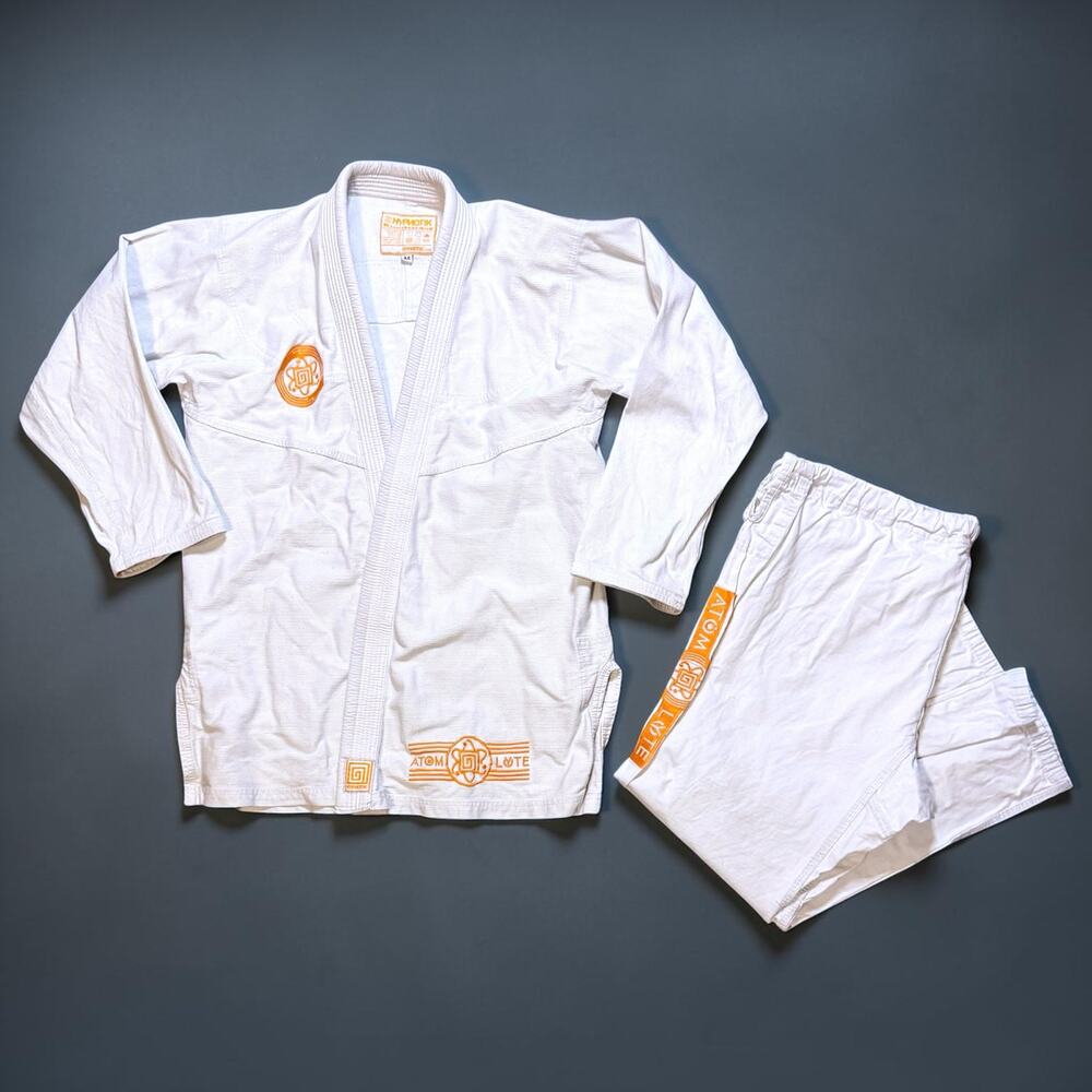 Hypnotik Atom Lyte Gi Mens White Yellow Embroidered Jiu Jitsu Kimono Sz A4 (XL)